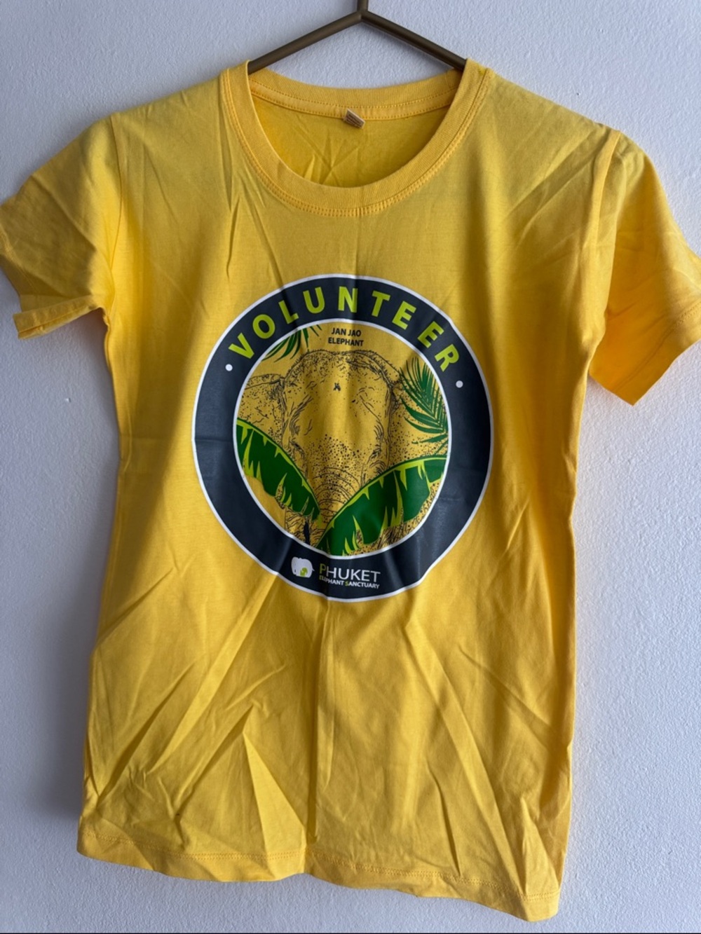 Volunteer Yellow  T-Shirt -100% cotton Phuket elephant sanctuary brand new